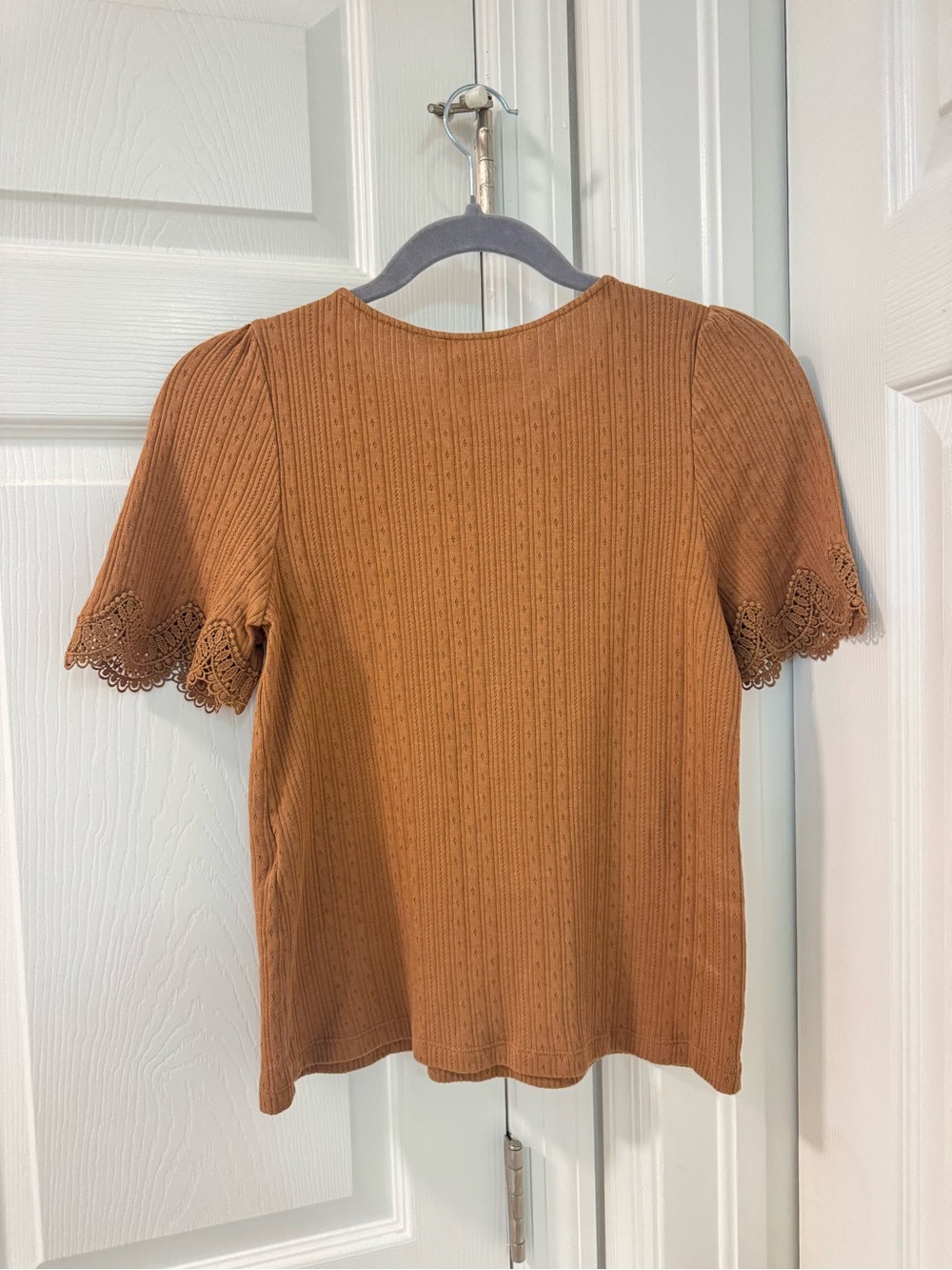 Sezane CLÉA T-SHIRT pointelle lace trim shortsleeve coquette Sz S coffee brown - Picture 2 of 6